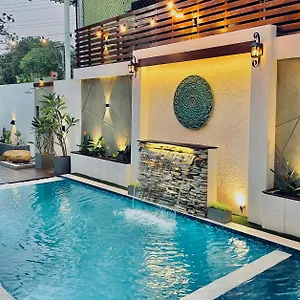 8 Hotel